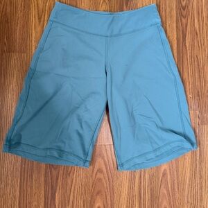 Athleta Elation High-Waisted Bike Shorts Size Small.